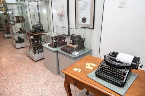 Exhibit: The Good Old Typewriter